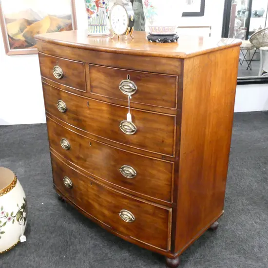 GEORGE III BOW FRONT CHEST OF DRAWERS 945 x 530 x 1010mm