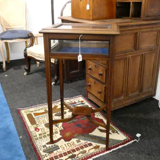 SMALL INLAID VITRINE SIDE TABLE 410x330x740mm