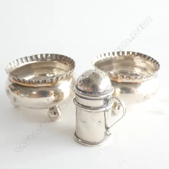 PR STG SILVER SALT DISHES + MINIATURE SHAKER POT  TOTAL WEIGHT 34GMS