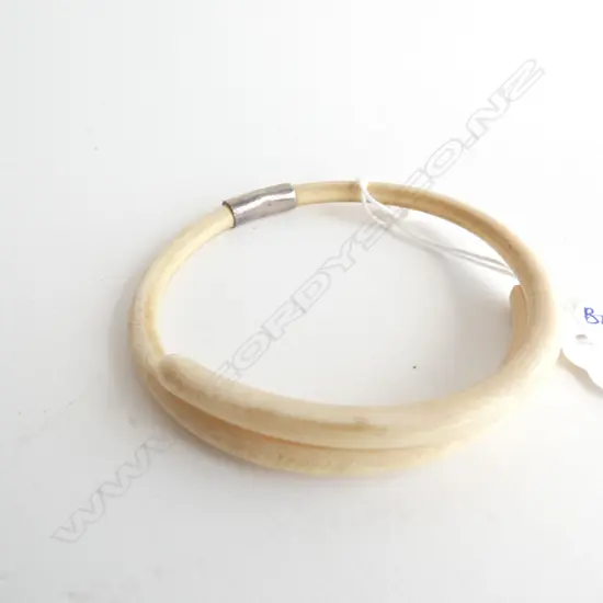 IVORY BANGLE SILVER MOUNT 