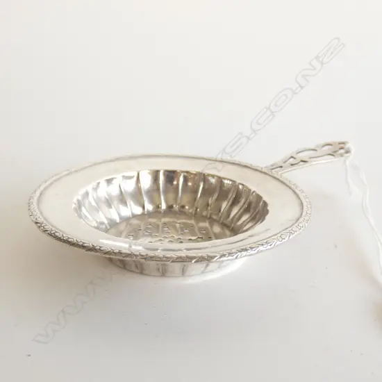 925 STG SILVER TEA STRAINER 25 GRAMS