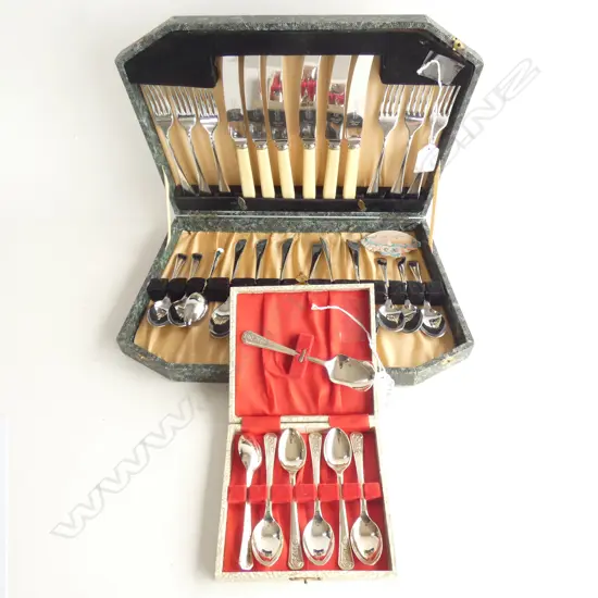 VINTAGE CASED CUTLERY SET & BOX TEASPOON SET