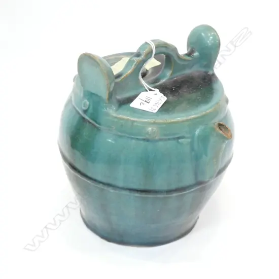 TANG STYLE BARREL FORM POURING VESSEL 