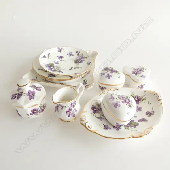 SM COLLECTION HAMMERSLEY VIOLETS; TRINKET DISHES ETC..
