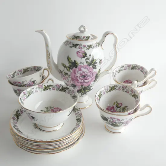 13 PCE ROYAL ALBERT 'COTSWOLD' TEA SET; 6 CUPS, 5 SAUCERS, POT & SUGAR