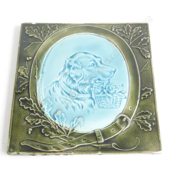 VICTORIAN TILE DOG W BASKET