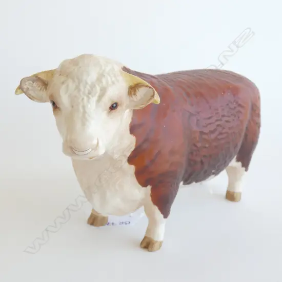 BESWICK HEREFORD BULL  - L  200MM
