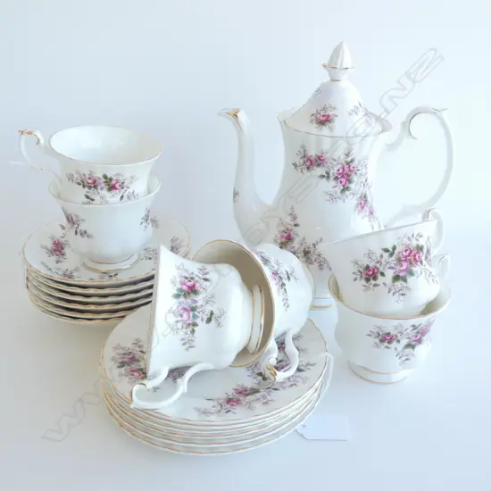 ROYAL ALBERT LAVENDER ROSE 19 PC COFFEE SET; COFFEE POT / 6 TRIOS 