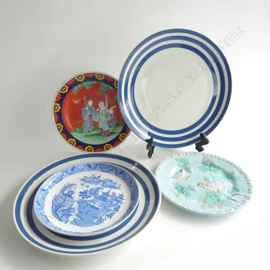 5 ASST PLATES; MAJOLICA; ROYAL WORCESTER ETC.. LARGEST DIA  320MM