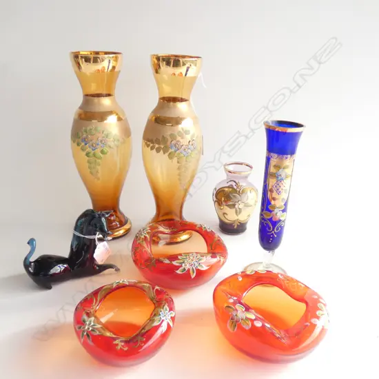 8 PCES ASST. VENETIAN GLASS; PR VASES H.260mm, 3 DISHES, 2 VASES, HORSE is a/f