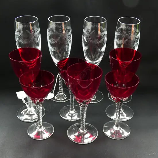 10 STEM WARE GLASSES; 4 ETCHED CHAMPAGNE FLUTES & 6 RUBY TWIST STEM GLASSES