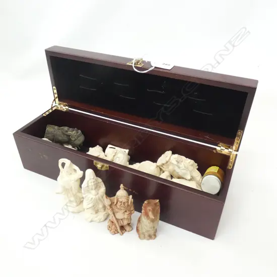 BOX LOT PLASTER ASIAN FIGURES IN BOX