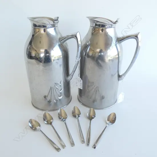 2 AIR NZ METAL TEA SERVING JUGS H.260mm + 4 TEASPOONS