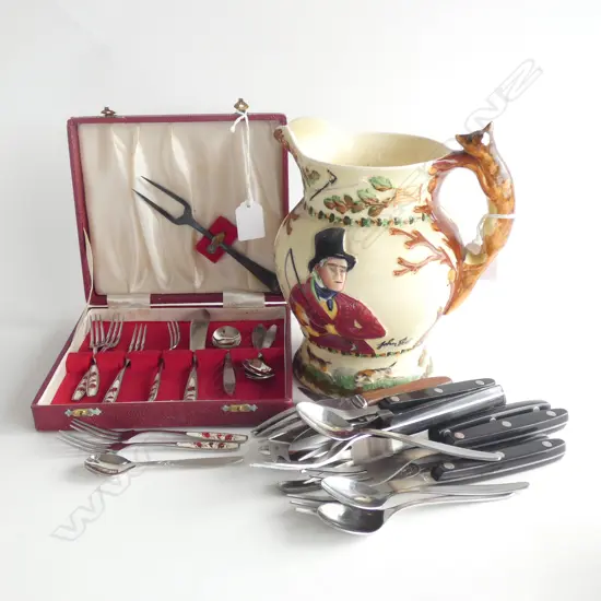 CROWN DEVON HUNTING JUG AF H.200mm + CASED CUTLERY SET ETC