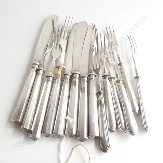 14 PIECE SILVER HANDLED FRUIT SET
