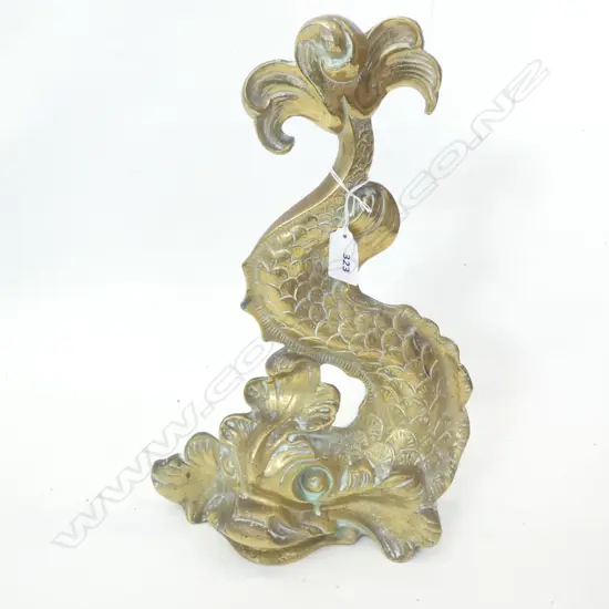 LG ORIENTAL BRASS FISH DOOR STOP H. 360MM