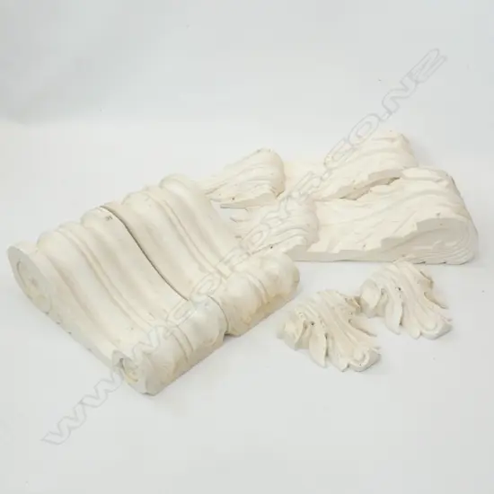 3 PAIRS OF ARCHITECTUAL WOODEN MOUDINGS L 370 MM