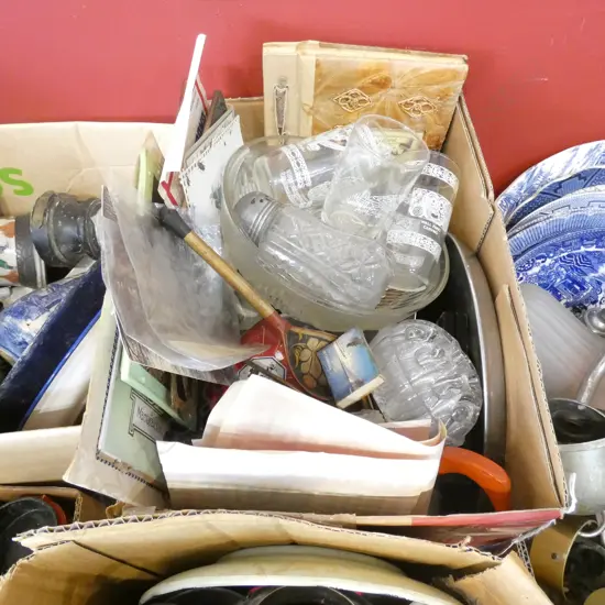 BOX LOT CHAMPAGNE BUCKET, MAORI GLASSES ETC