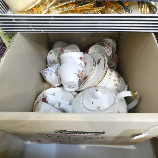 BOX LOT TRIOS INC. ROYAL ALBERT  & MUSICAL TEAPOT