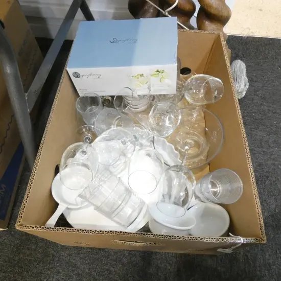 BOX GLASS & WHITE PORCELAIN DINNER & COOK WARE