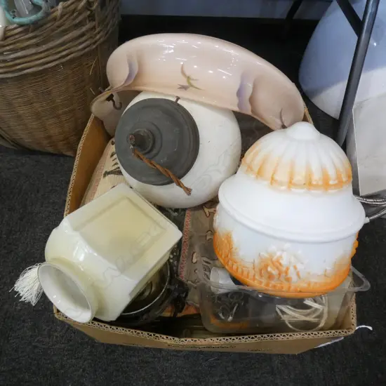 BOX LOT ART DECO LIGHT FITTINGS, CUSHIONS ETC