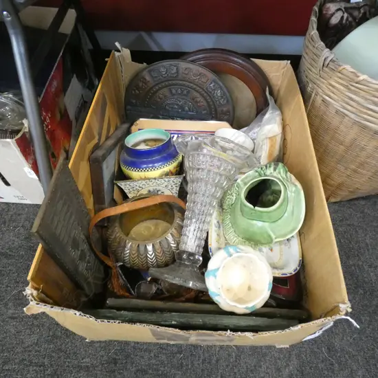 BOX LOT ASST. CERAMICS, GREEK PLAQUES ETC