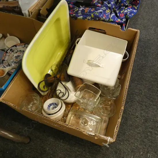 BOX LOT ASST. KITCHENALIA