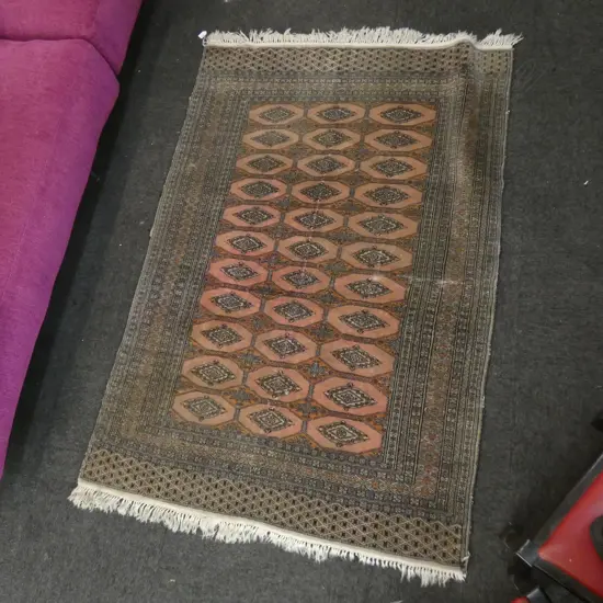 HAND KNOTTED WOOL PILE / THICK BORDER - MEDALLION PATTERN  1730 X 1230MM