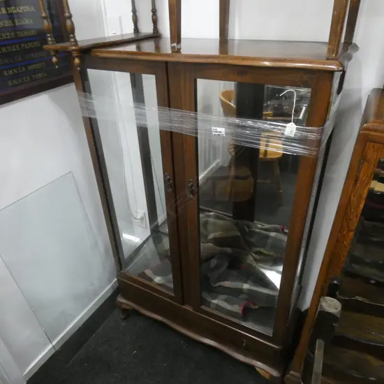 MAHOGANY UPRIGHT DISPLAY CABINET H.1400mm...