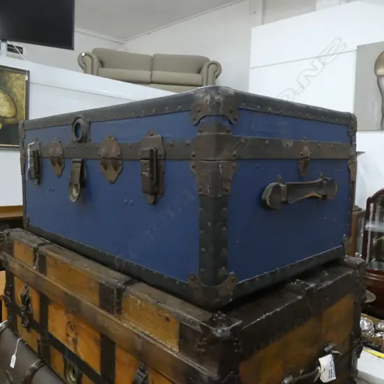 	VINTAGE BLUE TRUNK LEATHER SIDE HANDLE W.860mm