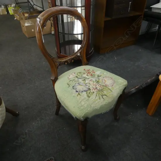 VICTORIAN BALLOON BACKED TAPESTRY CHAIR - CHAIR TO TAPESTRY 