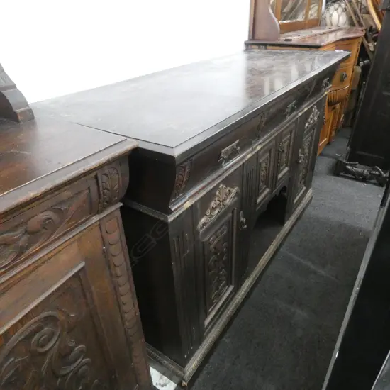 SIDEBOARD 