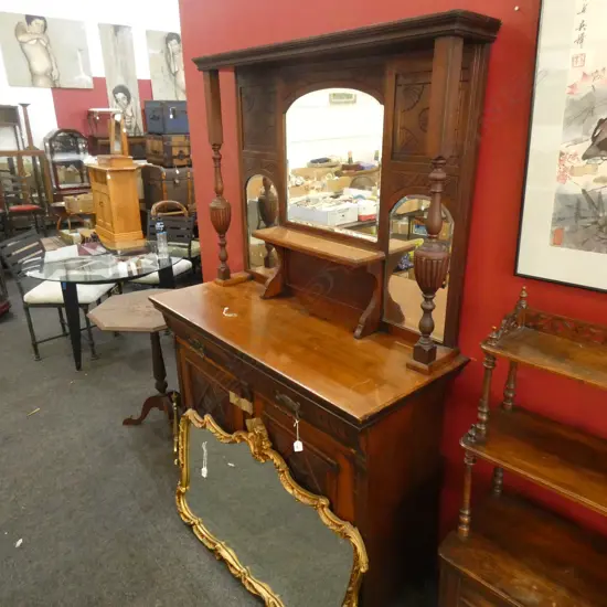 VICTORIAN MIRRORED DRESSER...