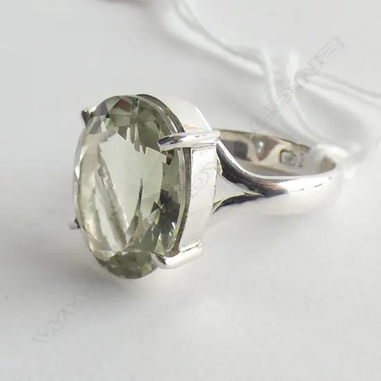 GREEN AMETHYST & 925 SILVER RING 