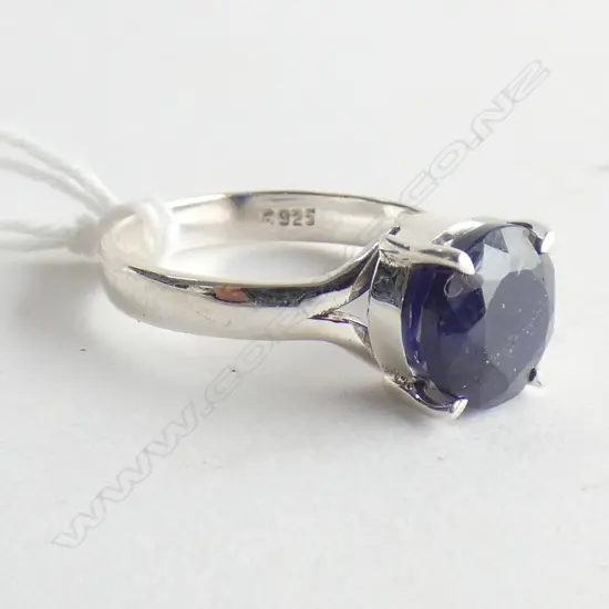 BLUE SAPPHIRE & 925 SILVER RING
