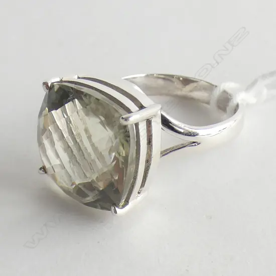 GREEN AMETHYST & 925 SILVER RING 