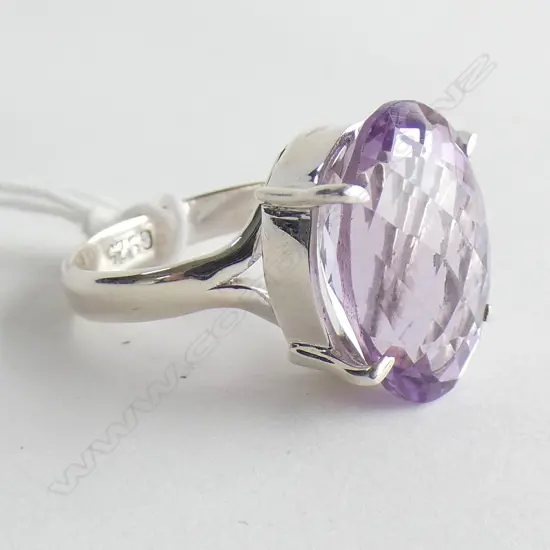 AMETHYST & 925 SILVER RING