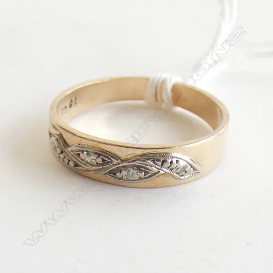 18ct gold diamond set band