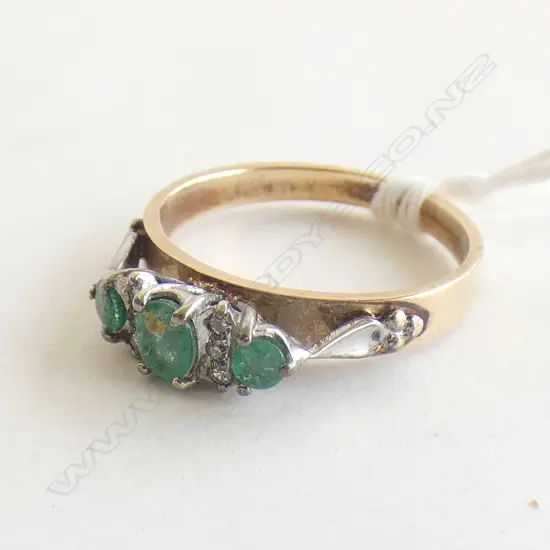 9ct gold emerald and diamond set ring 