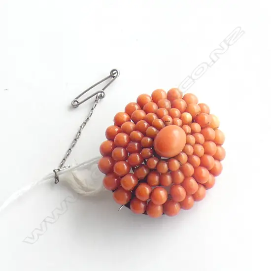 VINTAGE CORAL BEAD BROOCH