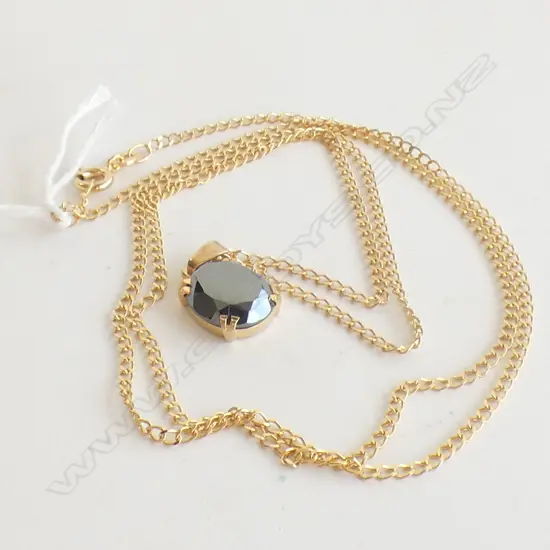10ct gold hematite set pendant, with 14ct chain