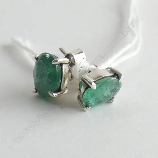 PR EMERALD & 925 SILVER STUD EARRINGS
