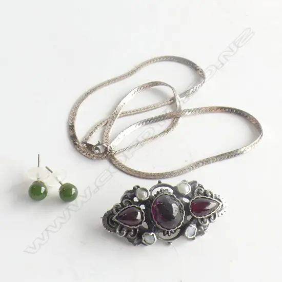 SILVER BROOCH/CHAIN/PAIR POUNAMU STUD EARRINGS