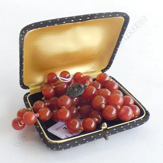 VINTAGE CARNELIAN BEAD NECKLACE w. SILVER CLASP L.700mm