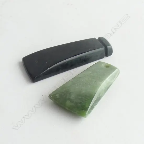 2 SMALL GREENSTONE TOKI (LARGEST L.55mm)