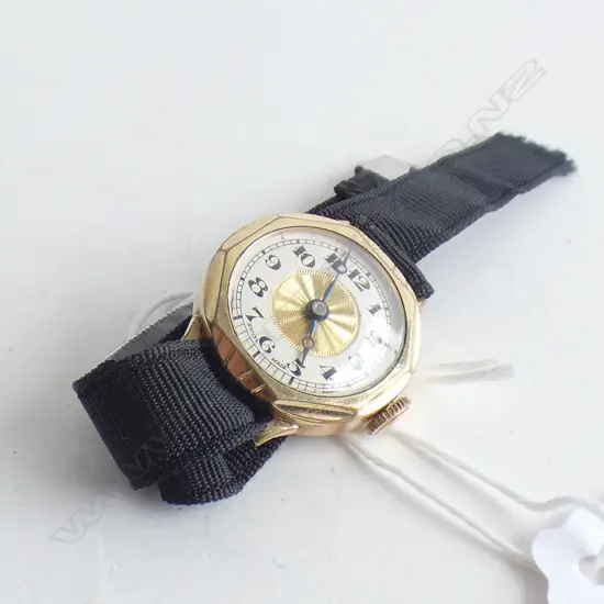 VINTAGE SWISS GOLD PLATE LADIES WRISTWATCH