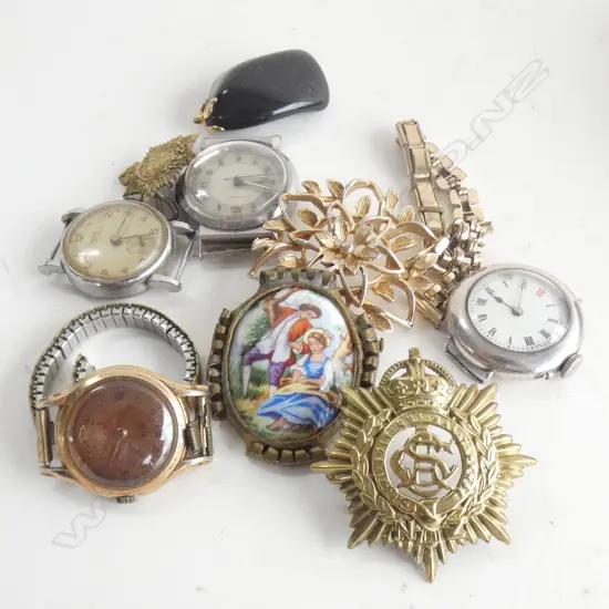 ASSTD BADGES/WATCHES/BROOCHES ETC