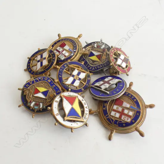 9 VINTAGE YACHTING / NAVY BADGES