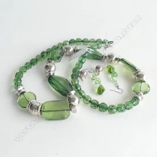 GREEN GLASS & SILVER TONE BEAD NECKLACE W 2 PR DROP EARRINGS; 1 PR GREEN GLASS & 1 PR SILVER TONE