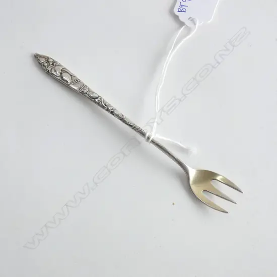TIFFANY & CO. STERLING SILVER PICKLE FORK 20 GRAMS